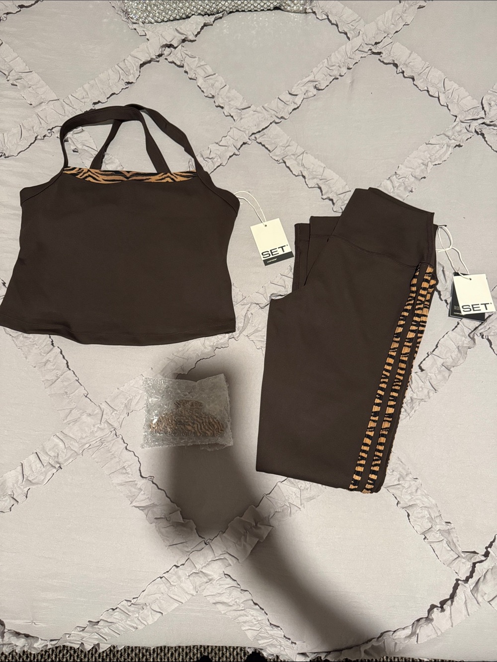 NWT Set Active Luxform Tiger Brown Tank Top & Leggings Active Set with Claw Clip